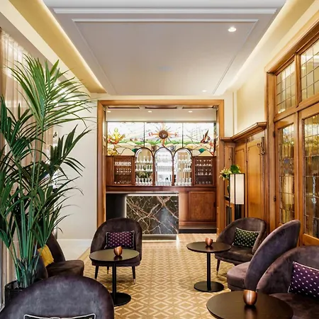 Royal Hotel